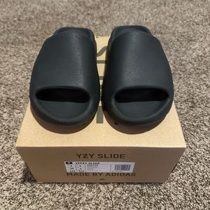 Yeezy Onyx Slides